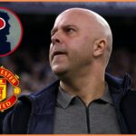 Harry Maguire z Manchestru United sa pozerá