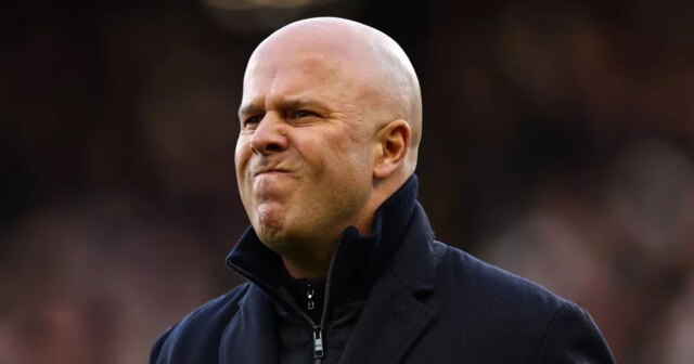 LONDÝN, ANGLICKO - 4. JANUÁRA: Tréner Liverpoolu Arne Slot počas zápasu Premier League medzi Fulhamom a Liverpoolom v Craven Cottage 4. januára 2026 v Londýne v Anglicku. (Foto Jacques Feeney/Offsajd/Offsajd prostredníctvom Getty Images)