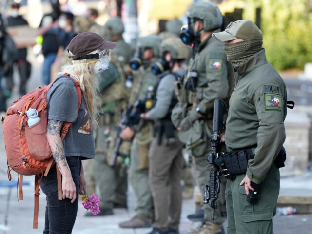 Dvaja zranení pri streľbe s americkými federálnymi agentmi v Portlande: správa | Správy Donalda Trumpa
