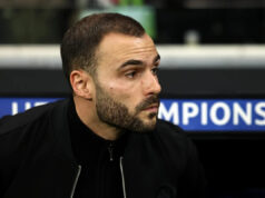 Eintracht Frankfurt potvrdil, že dočasné trénerské duo zostane na svojom mieste aj v nasledujúcom zápase Bundesligy Download app from appStore