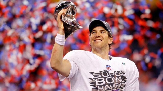 Eli Manning je nastavený na rozhodovanie dievčenského vlajkového futbalového zápasu, ktorý dráždi olympijský vzhľad
