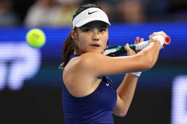 Emma Raducanu prehrala prvý zápas sezóny 2026 známym spôsobom na Emma Raducanu prehrala svoj prvý zápas v roku 2026 v pondelok na United Cupe v Perthe (Getty Images)