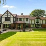 Eso Man Utd, ktoré teraz žije v ikone sídla Sira Alexa Fergusona za 3,5 milióna libier, predalo po smrti manželky