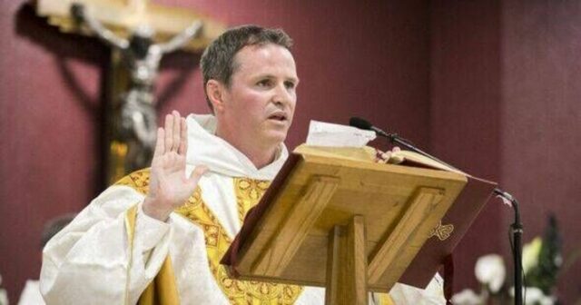 Ex-Man Utd hviezda bola bez peňazí a stala sa kňazom Ex-Man Utd hviezda bola bez peňazí a stala sa kňazom v prekvapivej zmene | Futbal | Šport