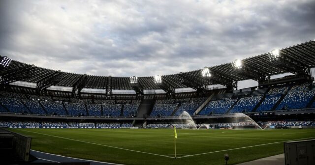 Fanúšik Chelsea bodol skrutkovačom, keď muž reagoval na "desivý" útok chuligána v Neapole | Futbal | Šport
