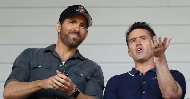 Fanúšik Wrexhamu, ktorý bol proti prevzatiu Ryana Reynoldsa, odhaľuje jeden Spolumajitelia Wrexhamu Ryan Reynolds a Rob Mac