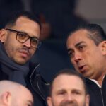 Fanúšikovia Chelsea dávajú jasne najavo svoje pocity, keď Liam Rosenior pri prehre vo Fulhame vyvoláva neúspechy