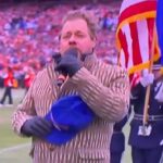 Fanúšikovia NFL zničili výkon národnej hymny Nathaniela Rateliffa pred zápasom AFC Championship