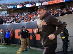 Fanúšikovia NFL reagujú, keď je Kevin Stefanski spozorovaný, ako cestuje do New Yorku na rozhovor Giants HC logo pochodového šialenstva