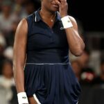 Venus Williamsová prehrala s Olgou Danilovicovou 6-7 (5-7) 6-3 6-4 v prvom kole na Australian Open v nedeľu večer (na snímke)