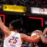 Fanúšikovia reagujú na divoký fyzický moment Aliyah Boston s Alyssou Thomasovou po bloku