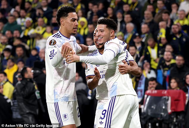 Fenerbahce 0:1 Aston Villa: Electric Jadon Sancho dokazuje, prečo je Prvý gól Jadona Sancha v drese Aston Villy si zabezpečil miesto v Európskej lige posledných 16.