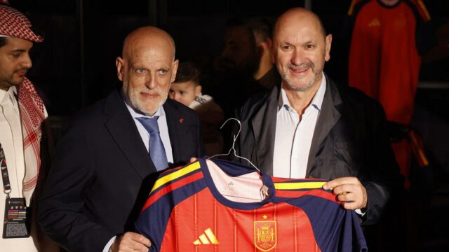 Finále majstrovstiev sveta vo futbale 2030 sa bude hrať v Finále majstrovstiev sveta vo futbale 2030 sa bude hrať v Španielsku: prezident RFEF Louzan