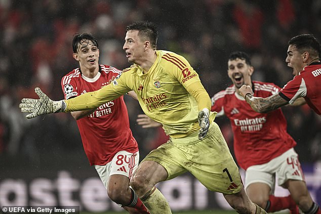 Formát Ligy majstrov je očividne chybný napriek dráme posledného dňa Posledný deň skupinovej fázy Ligy majstrov priniesol veľkú drámu, no dostať sa tam trvalo dlhú, kľukatú cestu