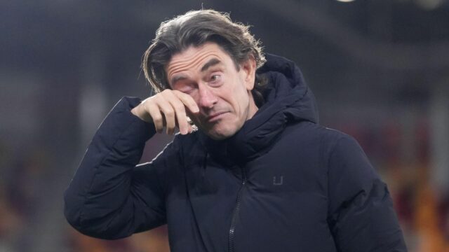 Frank je v Spurs odsúdený na zánik, keďže opakovanie Arsenalu spôsobuje, že nudiaci sa fanúšikovia posielajú jasný odkaz v žrebovaní Brentfordu
