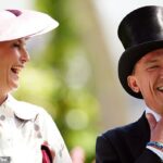 Frankie Dettori (vpravo) - na obrázku tu v Royal Ascot v roku 2024 s vojvodkyňou z Edinburghu - nebol schopný zaplatiť svoj daňový dlh vo výške 765 000 libier po tom, čo sa dostal do konkurzu