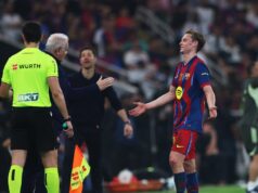 Frenkie de Jong zaútočil za hororové riešenie Kyliana Mbappeho, keď El Clasico upadá do chaosu Hviezda Barcelony Frenkie de Jong po vylúčení proti Realu Madrid