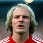 Futbalová ikona Terry Yorath zomrel vo veku 75 rokov, keď bola dcéra Gabby Logan nútená opustiť MOTD | Futbal | Šport