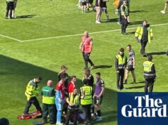 Futbalový fanúšik, ktorý zranil vlastného hráča po tom, čo hodil sedadlo, bol uväznený na 18 mesiacov | futbal Futbalový fanúšik, ktorý zranil vlastného hráča po tom, čo hodil sedadlo, bol uväznený na 18 mesiacov | futbal