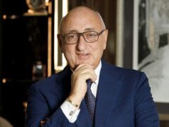 Futbalový superagent, ktorý zastupoval Garetha Balea, nazval ženu svojou „otrokou“ v firemnom e-maile, keď čelí vyšetrovaniu trestného činu znásilnenia a mučenia. Futbalový superagent Jonathan Barnett (na obrázku) v firemnom e-maile nazval svoju údajnú obeť „otrokom“.