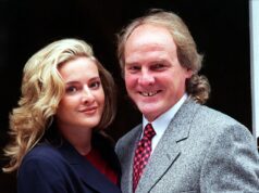 Gabby Logan zdieľa srdcervúce podrobnosti o posledných chvíľach svojho otca Terryho Yoratha – a ďakuje „cudzincom“ za ich „utešujúce príbehy“ po tom, čo Laura Woodsová odsúdila „poctu“ Richarda Keysa Gabby Logan zdieľala na Instagrame rozšírenú poctu svojmu zosnulému otcovi Terrymu Yorathovi