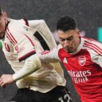 Gabriel Martinelli odhaľuje Conorovi Bradleymu ospravedlnenie po strkaní