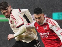 Gabriel Martinelli odhaľuje Conorovi Bradleymu ospravedlnenie po strkaní Gabriel Martinelli odhaľuje Conorovi Bradleymu ospravedlnenie po strkaní