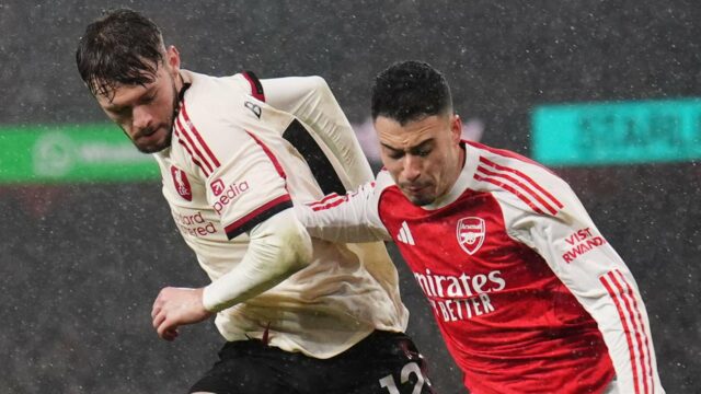 Gabriel Martinelli odhaľuje Conorovi Bradleymu ospravedlnenie po strkaní
