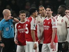 Gary Neville si všimne, čo Mikel Arteta povedal Declanovi Riceovi chvíľu pred pádom Virgila van Dijka Gary Neville si všimne, čo Mikel Arteta povedal Declanovi Riceovi chvíľu pred pádom Virgila van Dijka