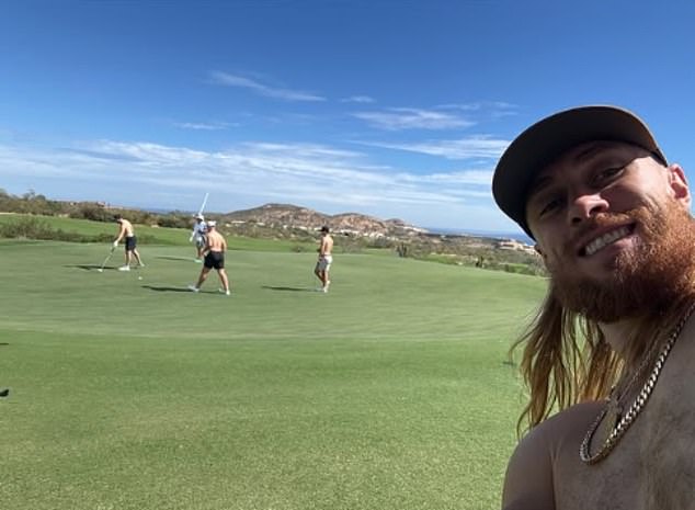 George Kittle hrá golf so spoluhráčmi zo 49-ky len niekoľko Pevný koniec San Francisca 49ers George Kittle našiel cestu von na golfovom ihrisku tento týždeň