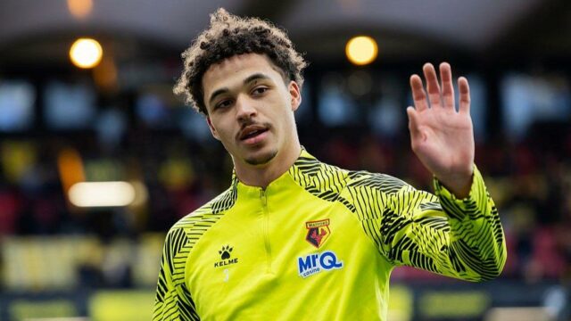 Guardiola odvolal syna hráča kriketu – kto je Max Alleyne? Max Alleyne v anglickej košeli