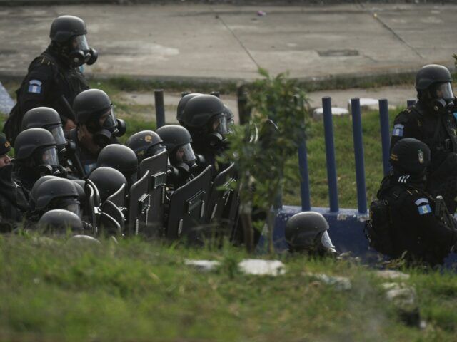 Guatemalský prezident po nepokojoch vo väzniciach vyhlásil 30-dňový výnimočný stav | Správy z väzenia
