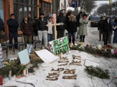 Guvernér Minnesoty chce, aby federálni imigrační agenti odišli po tom, čo zabil Prettiho | Správy o protestoch Guvernér Minnesoty chce, aby federálni imigrační agenti odišli po tom, čo zabil Prettiho | Správy o protestoch