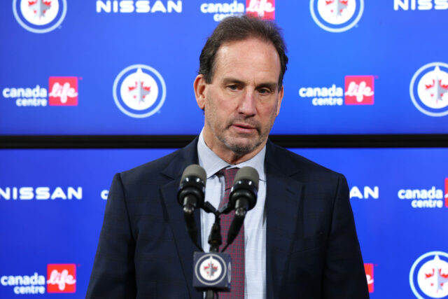 HC Scott Arniel "štekal" na hráčov Jets, keď Winnipeg premárnil vedenie 3:1 vs. Oilers, čo viedlo k jedenástej prehre v rade.
