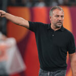 Hansi Flick rieši záujem Manchestru United o Marca Casada