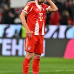 Harry Kane bol brutálne trollovaný Augsburgom po tom, čo v obrovskom šoku porazil Bayern Mníchov