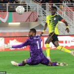 Ugandský útočník Rogers Mato skóroval za svoj národ proti Nigérii na Africkom pohári národov