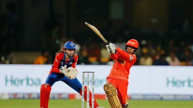 Hodiť výsledok a hrať 11s pre dnešný zápas, zoznam rozhodcov a správu o ihrisku
