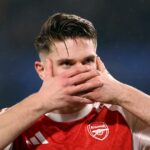 Viktor Gyokeres z Arsenalu oslavuje