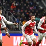 MILÁNO, TALIANSKO - 20. JANUÁRA: Gabriel Jesus z Arsenalu oslavuje so spoluhráčmi zo strelenia druhého gólu svojho tímu počas zápasu fázy MD7 Ligy majstrov UEFA 2025/26 medzi FC Internazionale Milano a Arsenal FC na Stadio San Siro 20. januára 2026 v Miláne v Taliansku. (Foto: Stuart MacFarlane/Arsenal FC cez Getty Images)