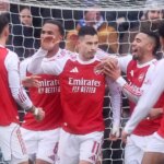 PORTSMOUTH, ANGLICKO - 11. JANUÁRA: Gabriel Martinelli z Arsenalu oslavuje po strelení gólu na 1:2 počas zápasu tretieho kola Emirates FA Cupu medzi Portsmouthom a Arsenalom 11. januára 2026 v anglickom Portsmouthe. (Foto Catherine Ivill - AMA/Getty Images)