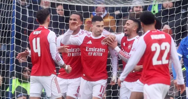 PORTSMOUTH, ANGLICKO - 11. JANUÁRA: Gabriel Martinelli z Arsenalu oslavuje po strelení gólu na 1:2 počas zápasu tretieho kola Emirates FA Cupu medzi Portsmouthom a Arsenalom 11. januára 2026 v anglickom Portsmouthe. (Foto Catherine Ivill - AMA/Getty Images)