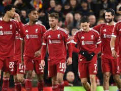 Hodnotenie hráčov Liverpoolu verzus Barnsley: Dve 5/10 sklamanie, pretože Reds sa vyhli pohárovému šoku Nemecký stredopoliar Liverpoolu #07 Florian Wirtz (3R) oslavuje strelenie tretieho gólu tímu počas futbalového zápasu tretieho kola anglického FA Cupu medzi Liverpoolom a Barnsley na Anfielde v Liverpoole v severozápadnom Anglicku 12. januára 2026. (Foto: PETER POWELL / AFP cez Getty Images) / OBMEDZENÉ PRE REDAKCIU. Nepoužívať s nepovolenými audio, video, dátami, súpiskami zápasov, klubovými/ligovými logami alebo „živými“ službami. Online použitie v zápase je obmedzené na 120 obrázkov. Ďalších 40 obrázkov môže byť použitých v predĺžení. Žiadna emulácia videa. Používanie sociálnych médií počas zápasu je obmedzené na 120 obrázkov. Ďalších 40 obrázkov môže byť použitých v predĺžení. Nepoužíva sa v publikáciách o stávkach, hrách alebo publikáciách o jednotlivých kluboch/ligách/hráčoch. /