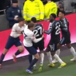 Hráči Tottenhamu a Aston Villy bojujú po záverečnom hvizde v škaredých scénach FA Cupu | Futbal | Šport