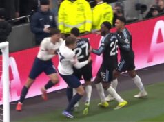 Hráči Tottenhamu a Aston Villy bojujú po záverečnom hvizde v škaredých scénach FA Cupu | Futbal | Šport Hráči Tottenhamu a Aston Villy bojujú po záverečnom hvizde v škaredých scénach FA Cupu | Futbal | Šport
