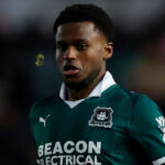 Huddersfield získal krídelníka Plymouthu Argyle Mumbu