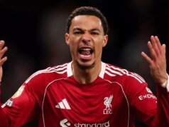 Hugo Ekitike má za cieľ namierené kopanie Liverpoolu do rivalov s vyplazeným popichaním Hugo Ekitike vystrelil na rivala Liverpoolu z Premier League.