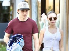 Hviezda Aussie F1 Oscar Piastri si po testovacej sezóne s McLarenom užil nejaký prestoj so svojou očarujúcou priateľkou Hviezdu F1 Oscara Piastriho sme tento týždeň videli, ako si užíva prestávky v jednej z obľúbených austrálskych dovolenkových destinácií, Noosa na Sunshine Coast v Queenslande (na obrázku s priateľkou Lily Zneimerovou)