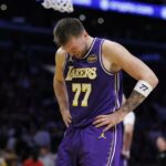 Hviezda Lakers Luka Doncic vynechá sobotňajší zápas v Portlande