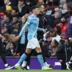 Hviezda Man City Phil Foden 'utrpel zlomenú ruku' počas trápneho derby v Manchestri